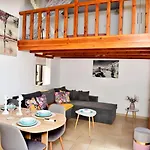 Ferenikis Luxury House Old Town